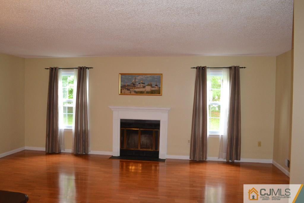 18 Rice Run East Brunswick, NJ 08816 - Photo 2 of 10 Gallery Image 2