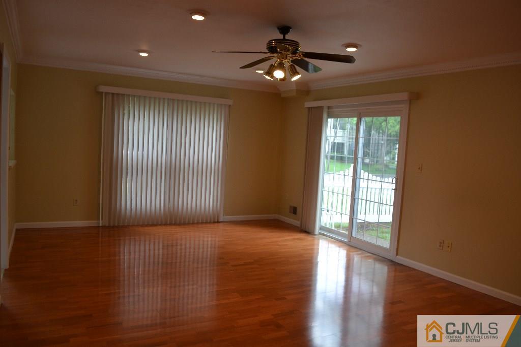 18 Rice Run East Brunswick, NJ 08816 - Photo 4 of 10 Gallery Image 4