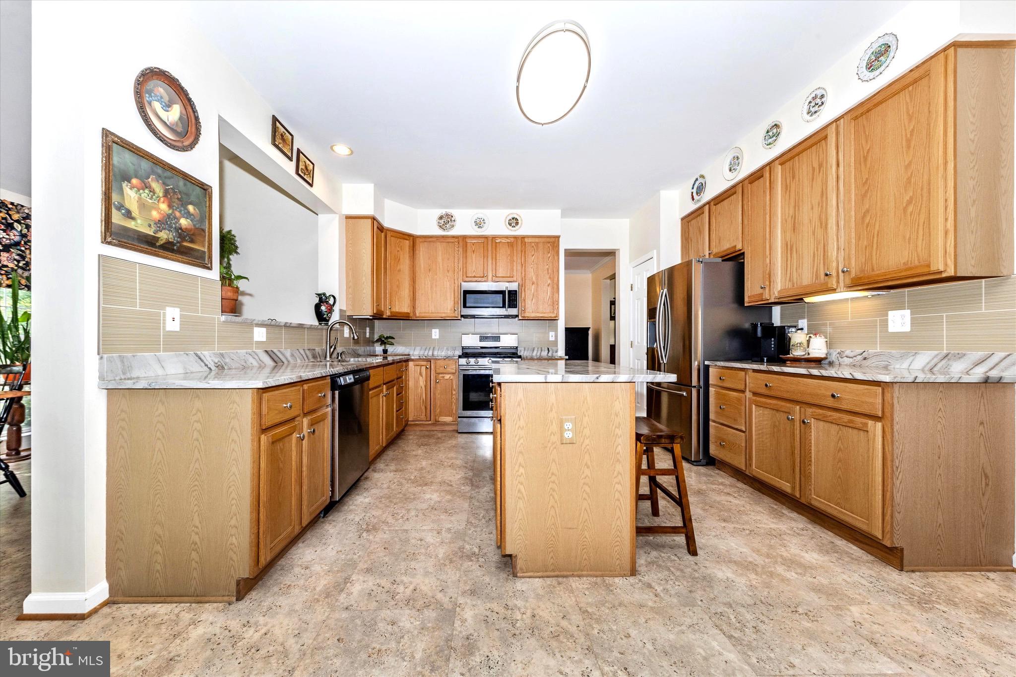 6 Tom Fox Court Poolesville, MD 20837 - Photo 11 of 70