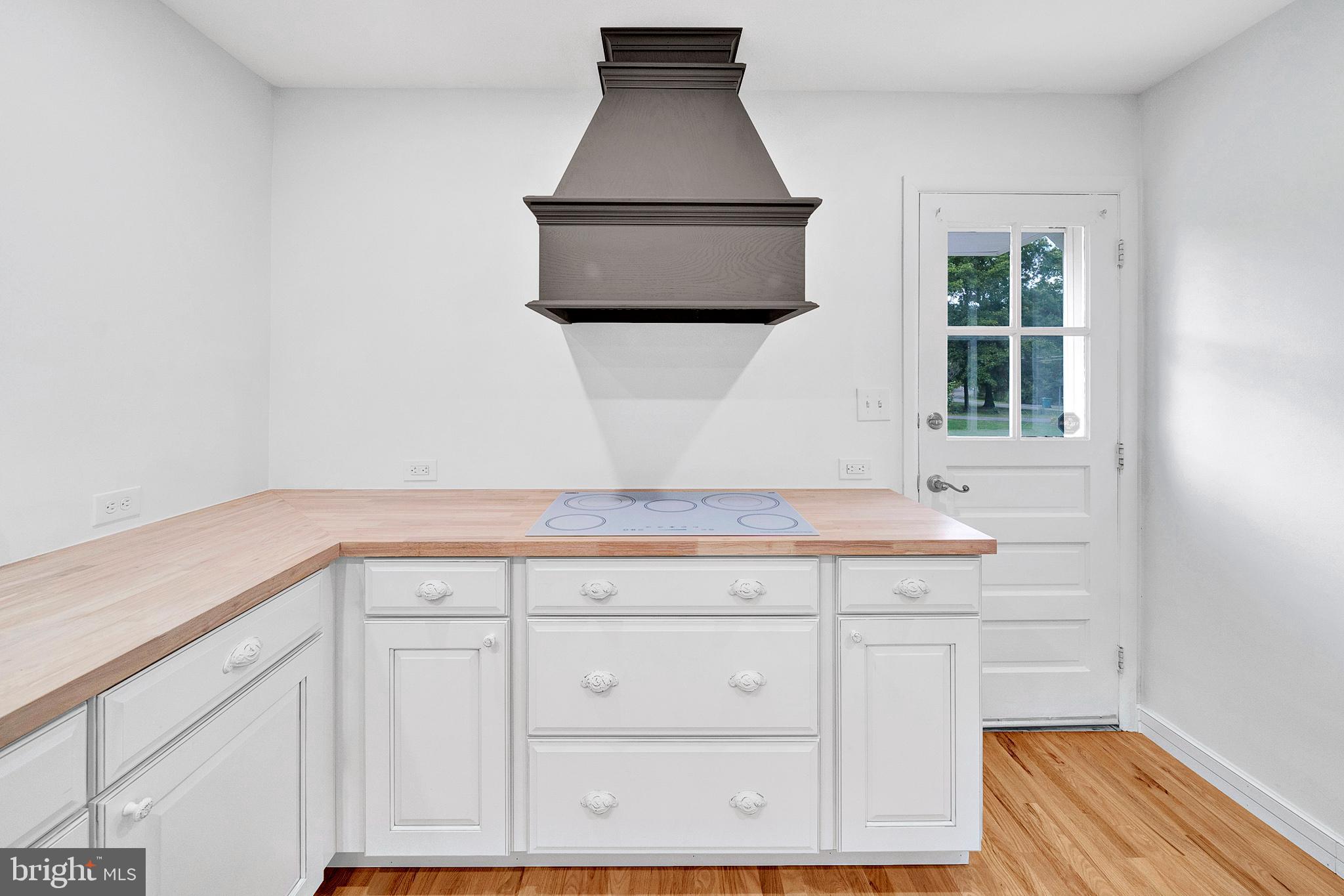 86 Woosamonsa Road Pennington, NJ 08534 - Photo 17 of 57