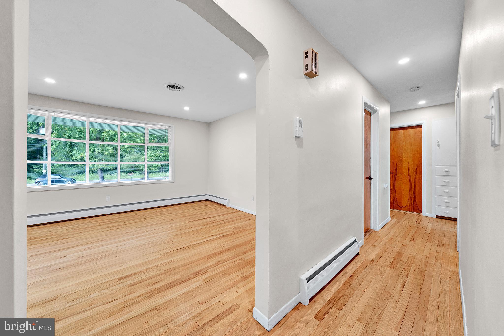 86 Woosamonsa Road Pennington, NJ 08534 - Photo 10 of 57