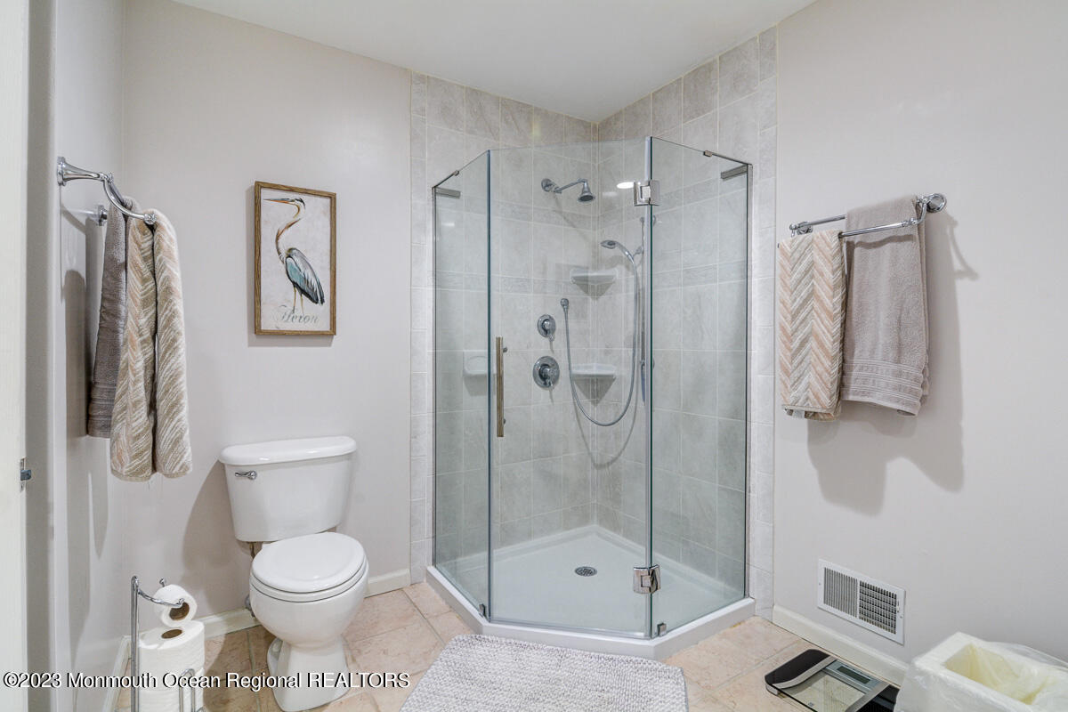 608 Shadow Way Brick, NJ 08724 - Photo 27 of 45 033 - Small