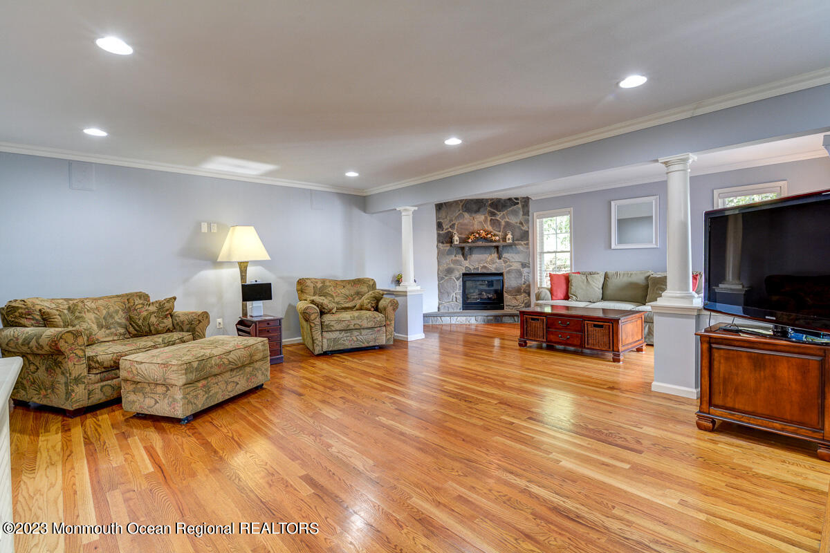 608 Shadow Way Brick, NJ 08724 - Photo 8 of 45 013 - Small