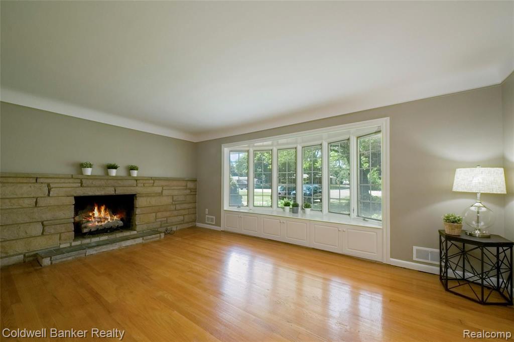 28390 Farmington Road Farmington Hills, MI 48334 - Photo 7 of 37