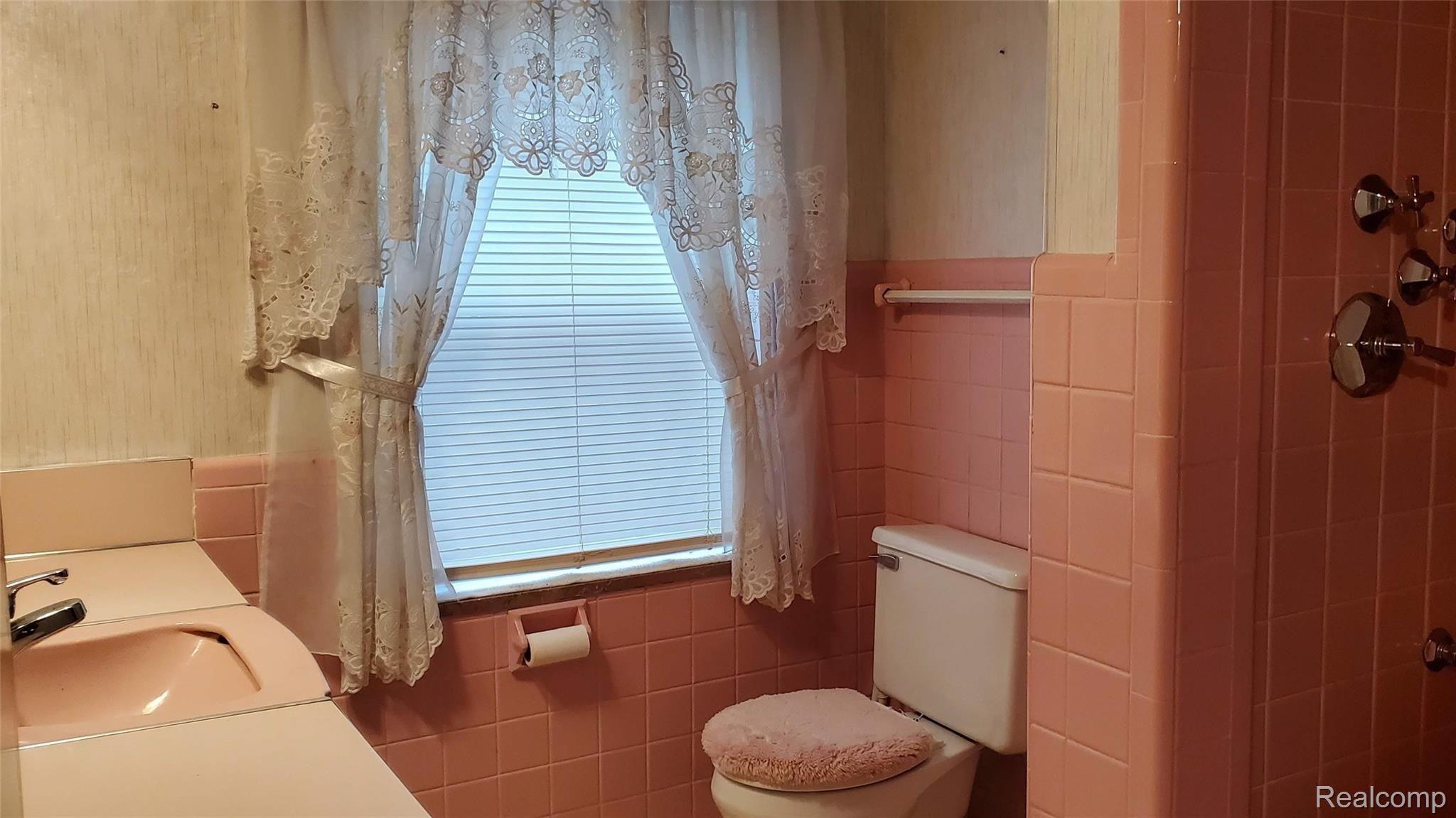 14187 Rutland Street Detroit, MI 48227 - Photo 27 of 45 20191106_140310.jpg
