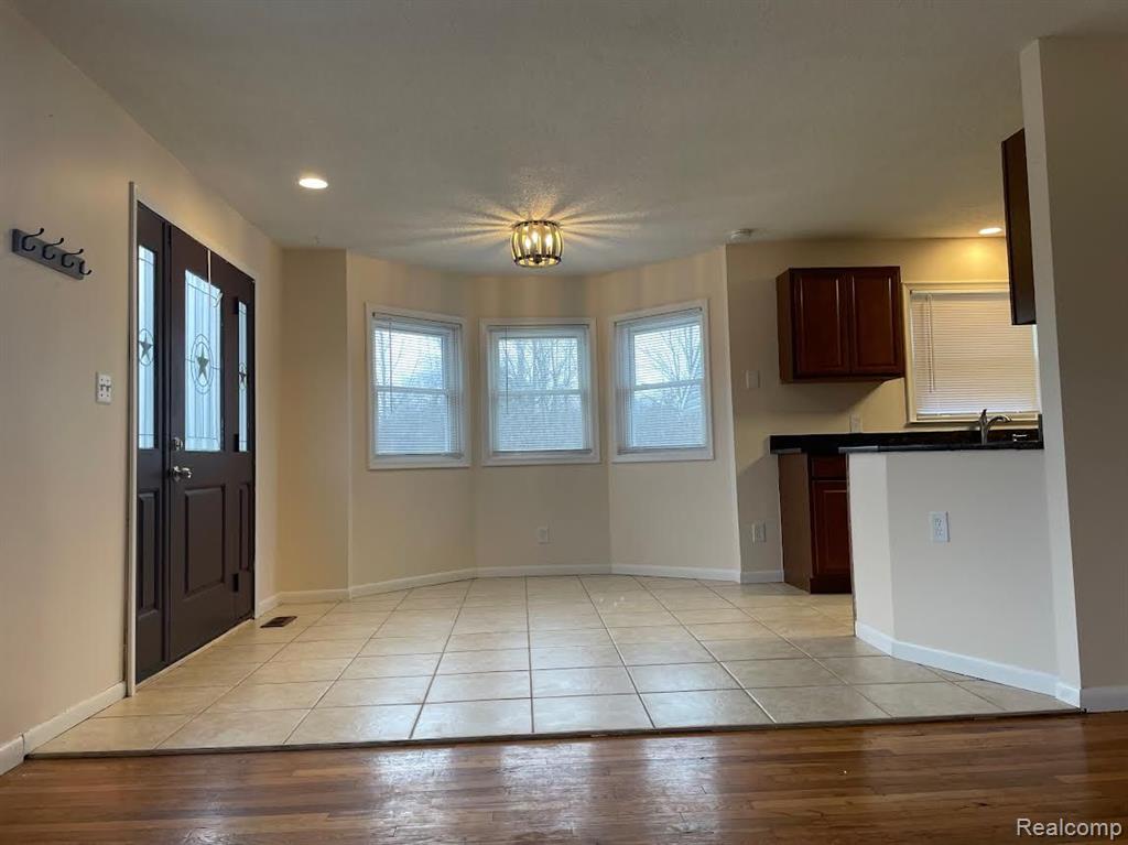 6637 Hitchingham Road Ypsilanti, MI 48197 - Photo 9 of 23