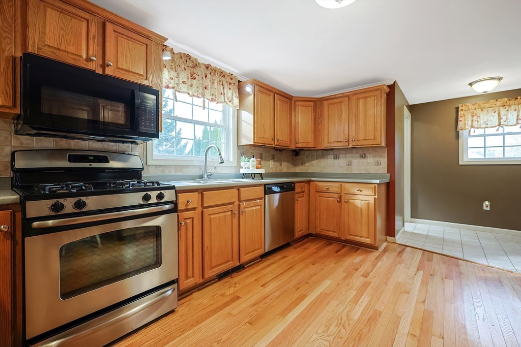 72 Sheldon Street Methuen, MA 01844 - Photo 5 of 42