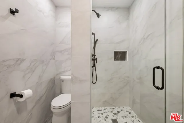 $1,215,000 | 5822 Lindley Avenue, Encino, CA 91316