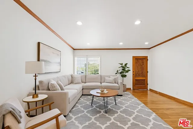 $1,215,000 | 5822 Lindley Avenue, Encino, CA 91316