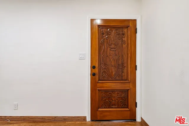 $1,215,000 | 5822 Lindley Avenue, Encino, CA 91316