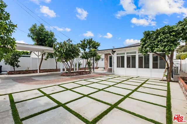 $1,215,000 | 5822 Lindley Avenue, Encino, CA 91316