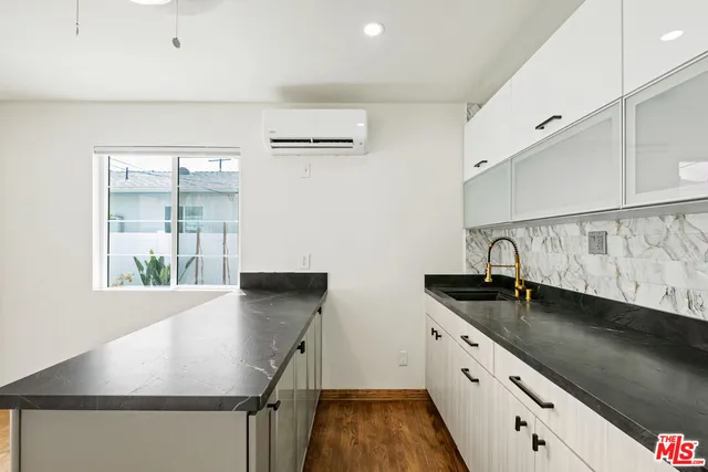 $1,215,000 | 5822 Lindley Avenue, Encino, CA 91316