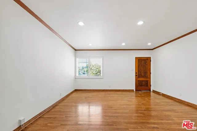 $1,215,000 | 5822 Lindley Avenue, Encino, CA 91316