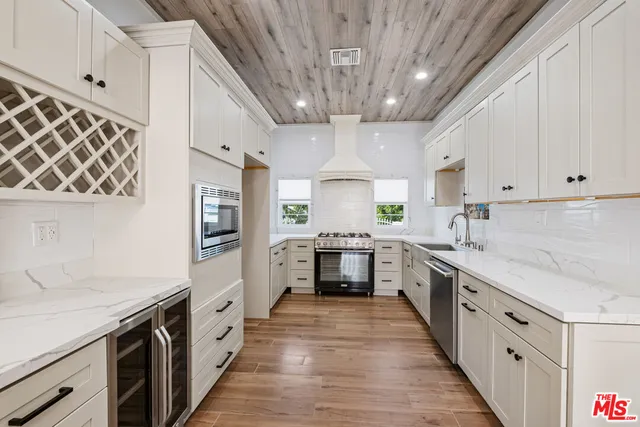 $1,215,000 | 5822 Lindley Avenue, Encino, CA 91316