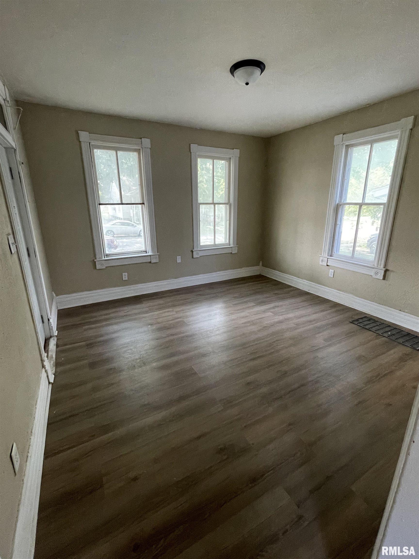 1922 North 9th Street Springfield, IL 62702 - Photo 8 of 15