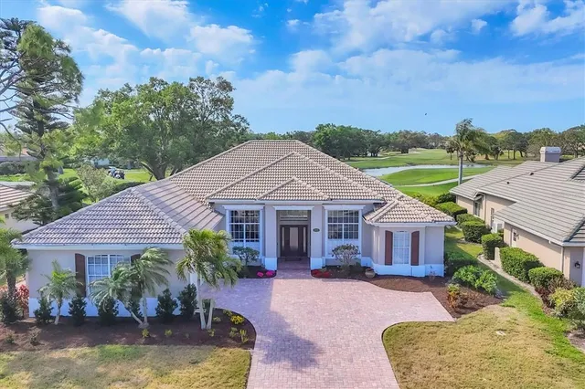 $864,900 | 2020 Calusa Lakes Boulevard, Nokomis, FL 34275