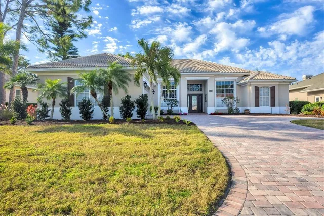 $864,900 | 2020 Calusa Lakes Boulevard, Nokomis, FL 34275