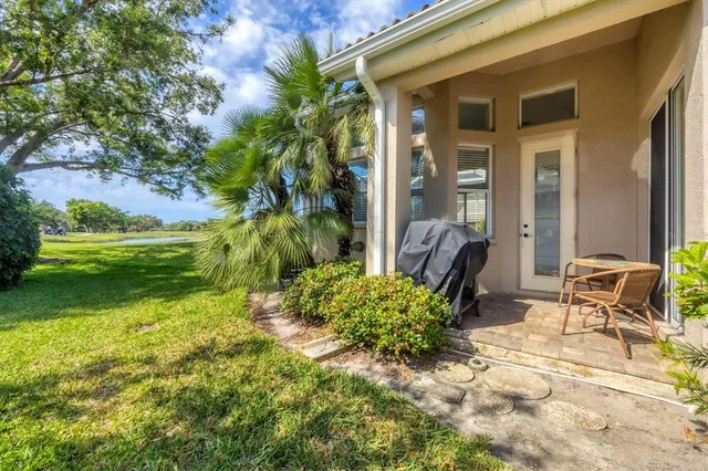 $864,900 | 2020 Calusa Lakes Boulevard, Nokomis, FL 34275