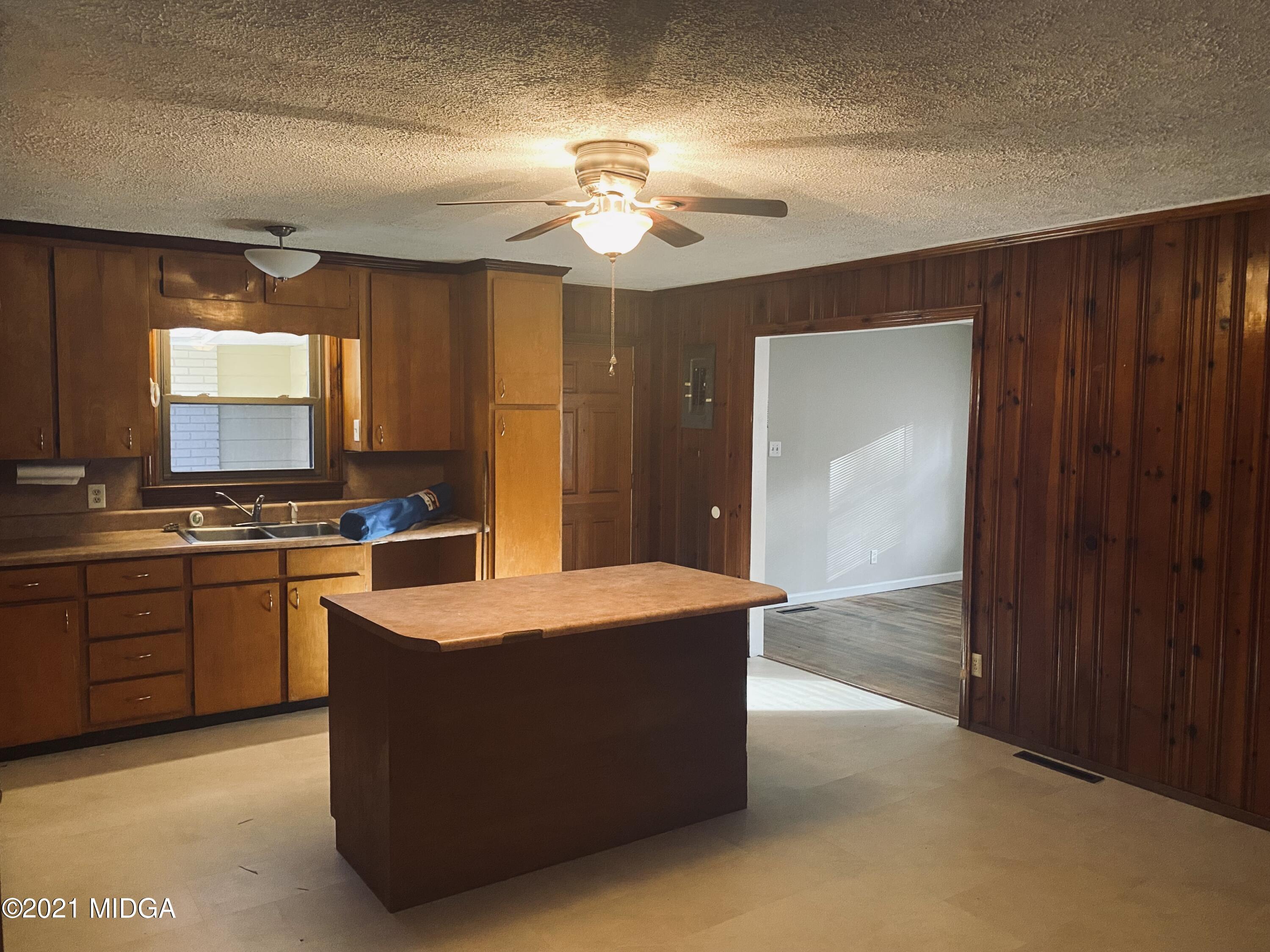 770 Wimbish Road Macon, GA 31210 - Photo 3 of 10 IMG_0871