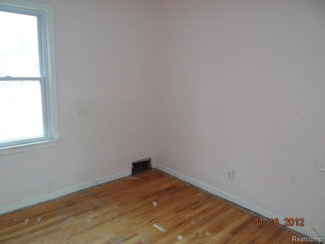 18400 Sunderland Road Detroit, MI 48219 - Photo 7 of 11 027.JPG