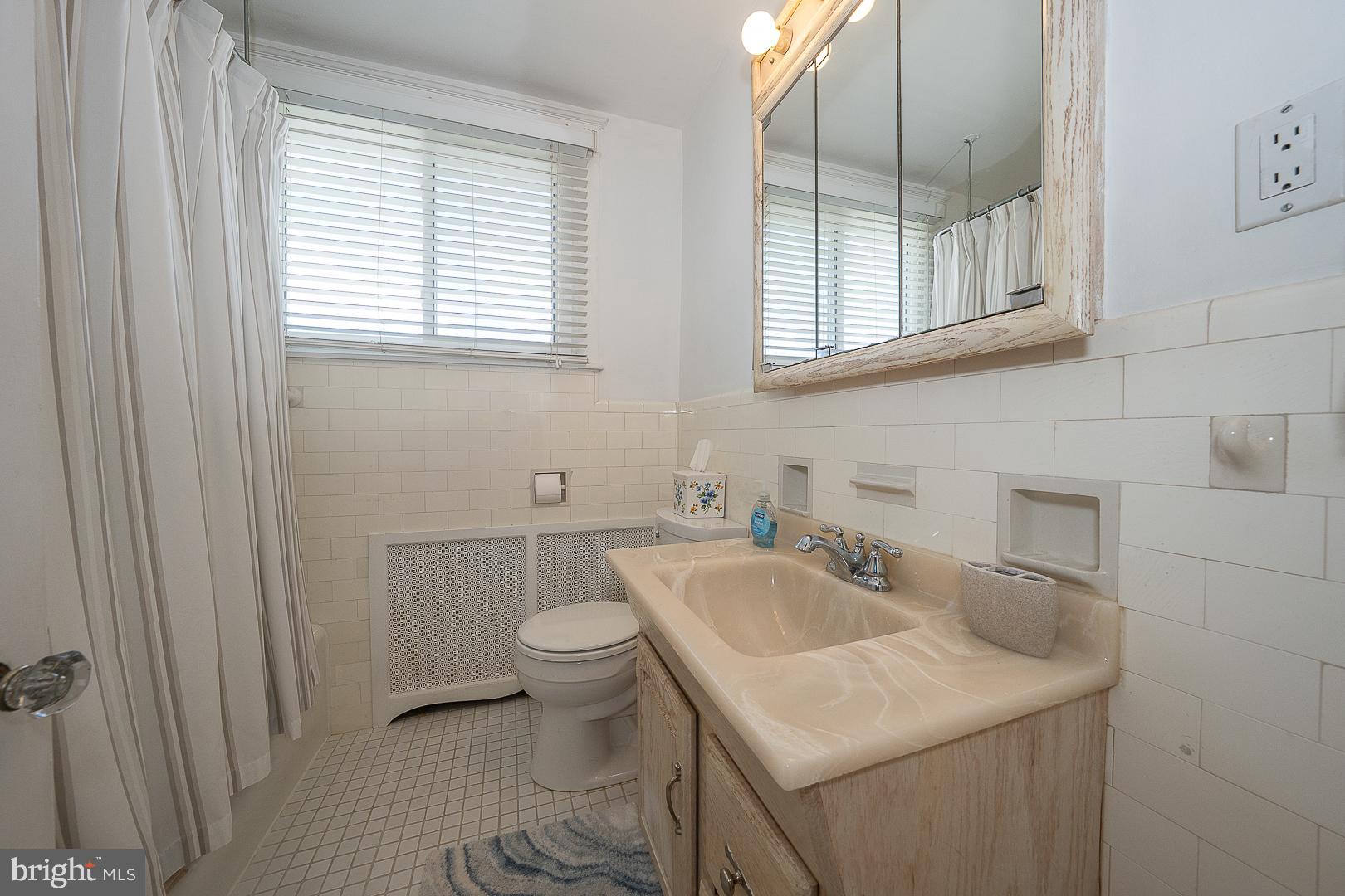 470 Gainsboro Road Drexel Hill, PA 19026 - Photo 41 of 60