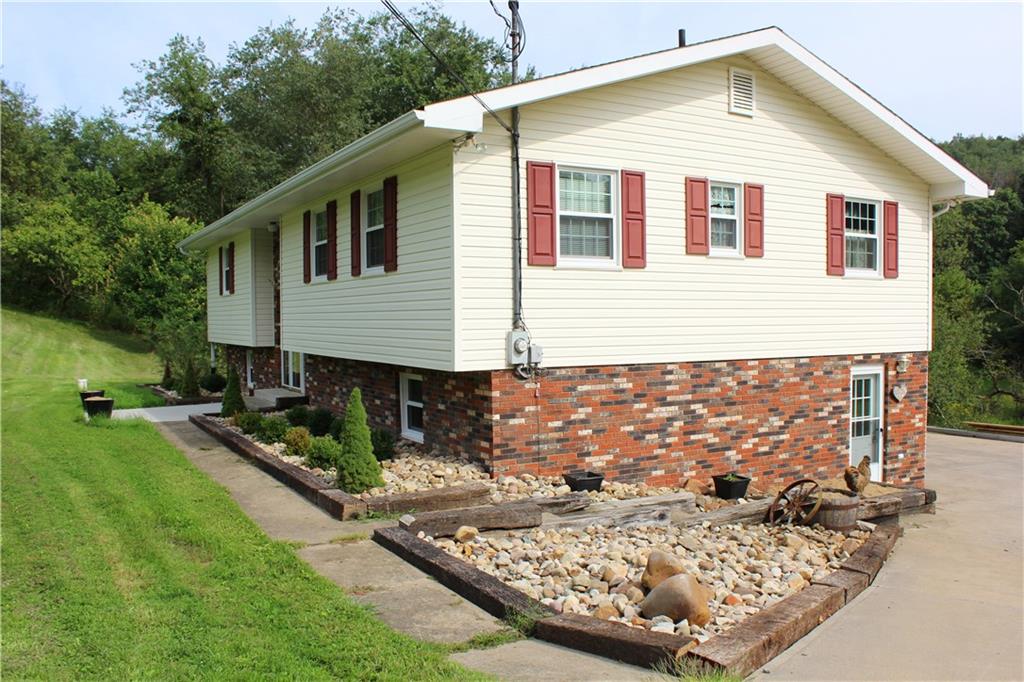 172 Walker Road Canonsburg, PA 15317 - Photo 3 of 25 Gallery Image 3