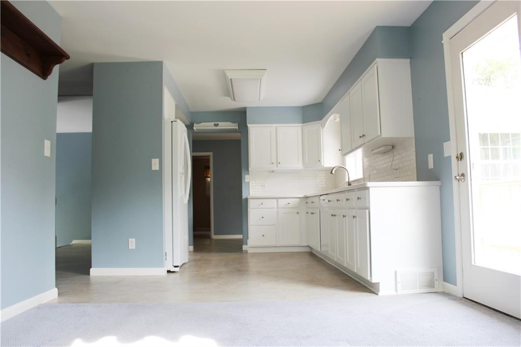 172 Walker Road Canonsburg, PA 15317 - Photo 6 of 25 Gallery Image 6