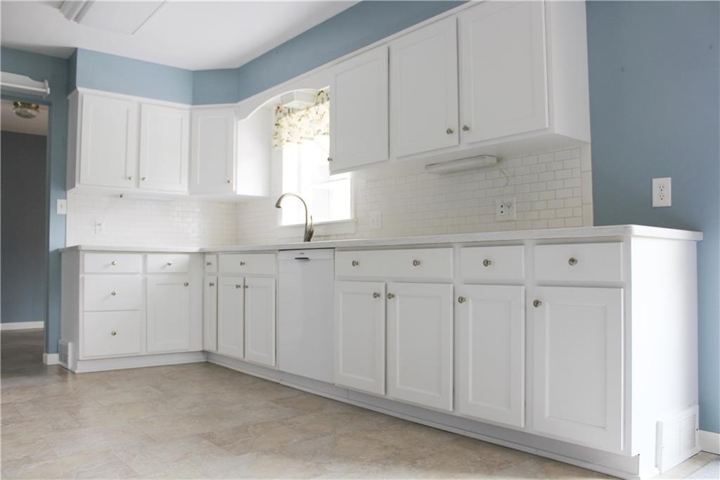 172 Walker Road Canonsburg, PA 15317 - Photo 7 of 25 Gallery Image 7