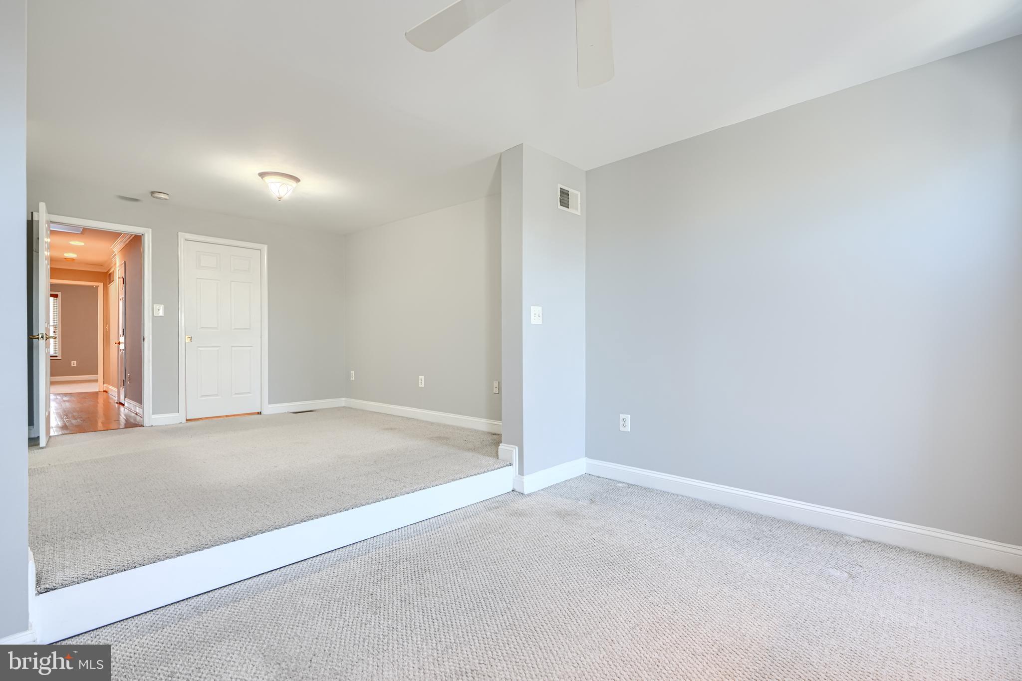 612 South Clinton Street Baltimore, MD 21224 - Photo 15 of 39 Master suite