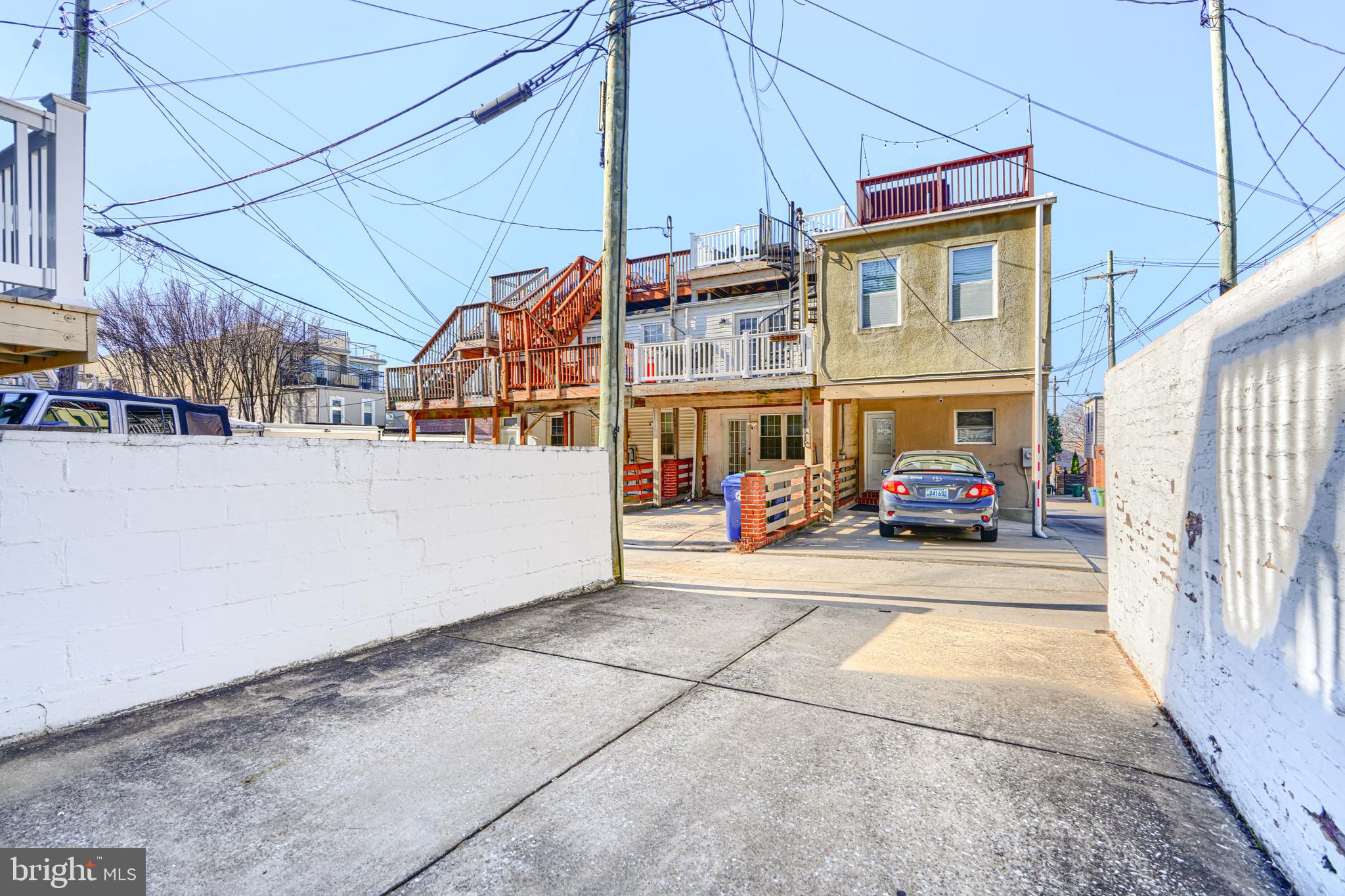 612 South Clinton Street Baltimore, MD 21224 - Photo 33 of 39 Wide open parking pad