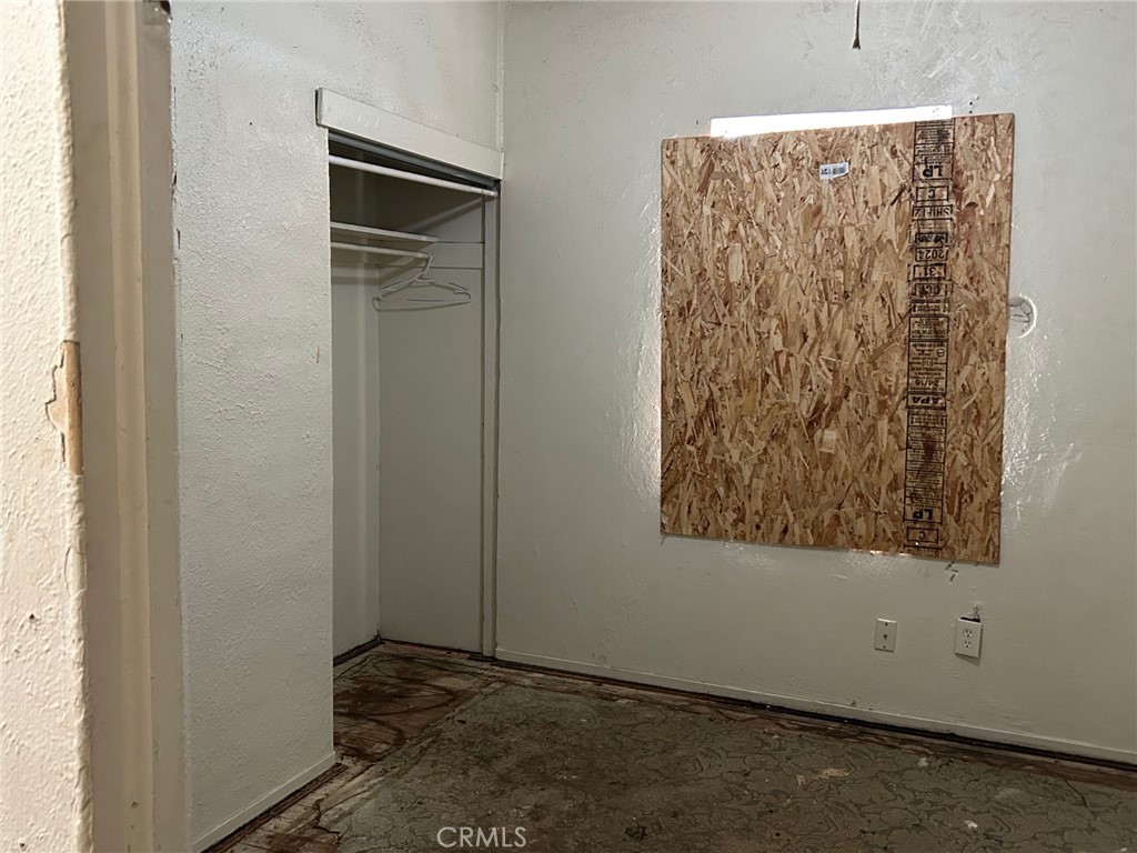 1406 West 7th Street Chico, CA 95928 - Photo 13 of 15 a view of a small space with wooden floor and a window