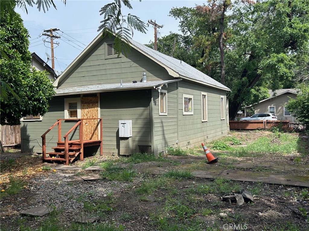 1406 West 7th Street Chico, CA 95928 - Photo 6 of 15 a front view of a house with a yard