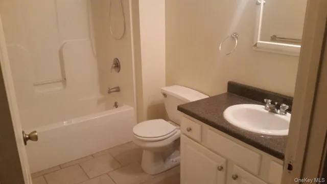 $2,000 | 25 Henry W Dubois Drive, Unit 35, New Paltz, NY 12561