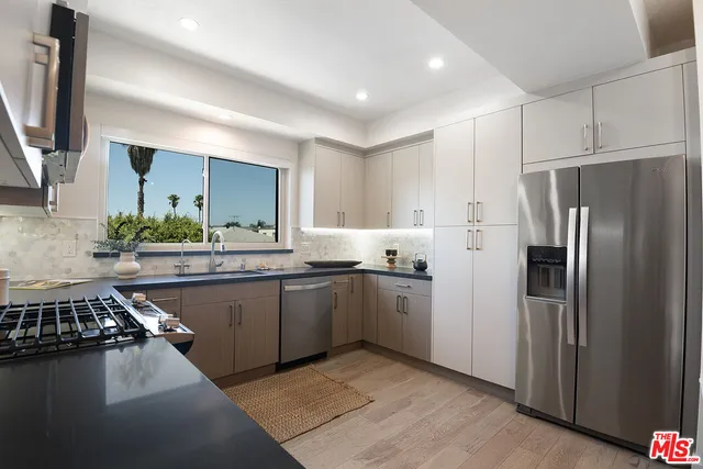 $1,395,000 | 166 South Hayworth Avenue, Unit 201, Los Angeles, CA 90048