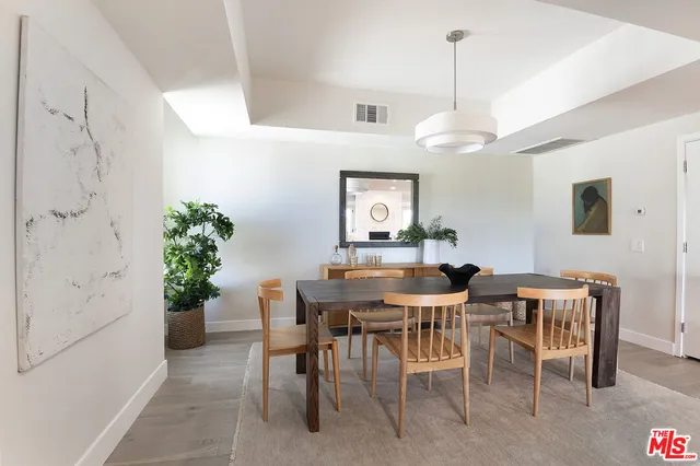 $1,395,000 | 166 South Hayworth Avenue, Unit 201, Los Angeles, CA 90048