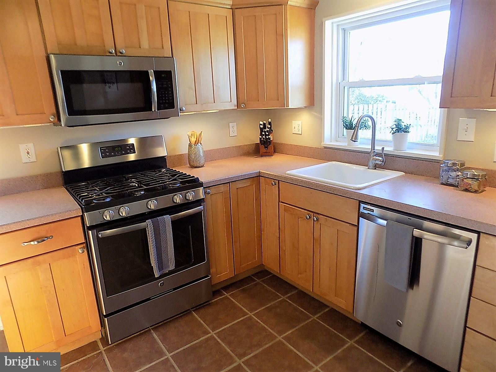 1008 Lakemont Road Baltimore, MD 21228 - Photo 12 of 29 Kitchen