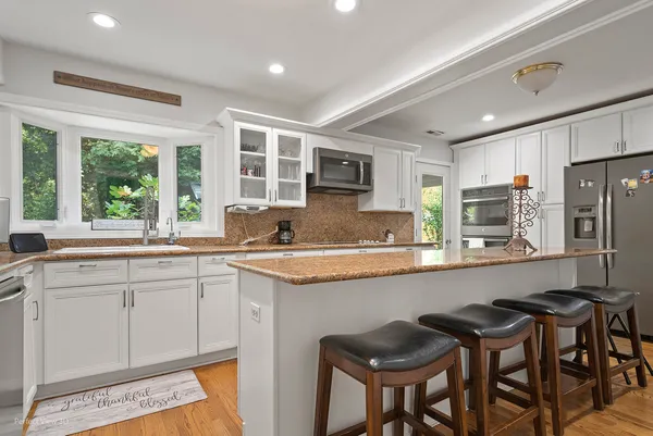 $794,000 | N632 North Gables Boulevard, Wheaton, IL 60187