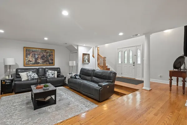 $794,000 | N632 North Gables Boulevard, Wheaton, IL 60187