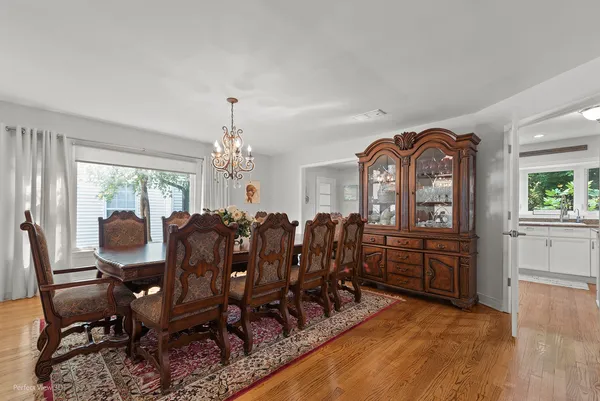 $794,000 | N632 North Gables Boulevard, Wheaton, IL 60187