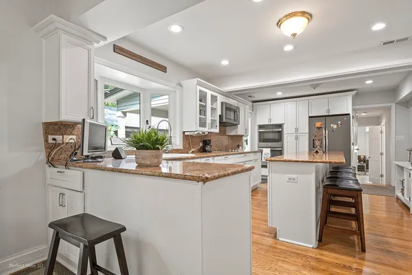 $794,000 | N632 North Gables Boulevard, Wheaton, IL 60187