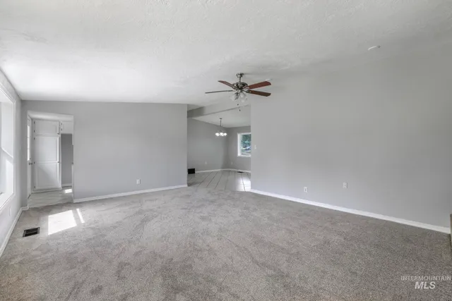 $322,000 | 1060 North 9th East, Mountain Home, ID 83647