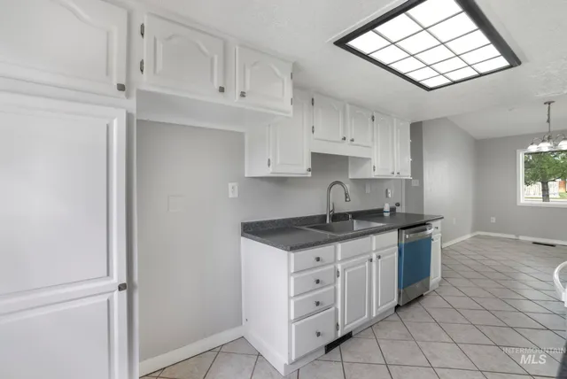 $322,000 | 1060 North 9th East, Mountain Home, ID 83647