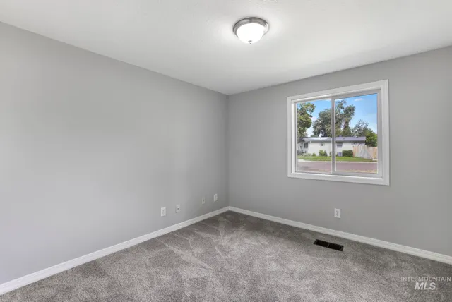 $322,000 | 1060 North 9th East, Mountain Home, ID 83647