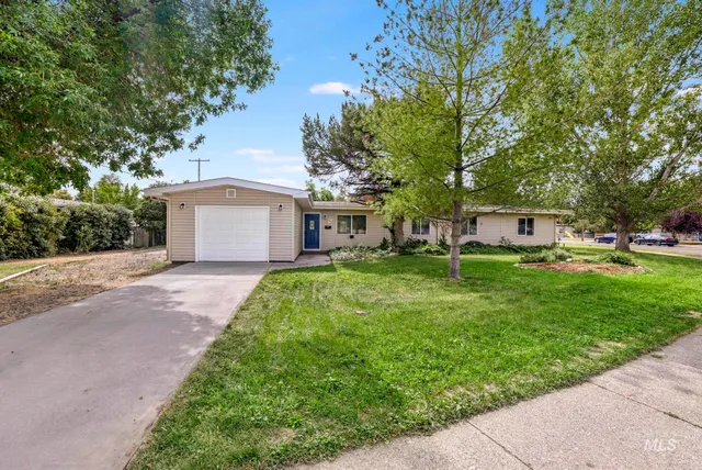 $322,000 | 1060 North 9th East, Mountain Home, ID 83647