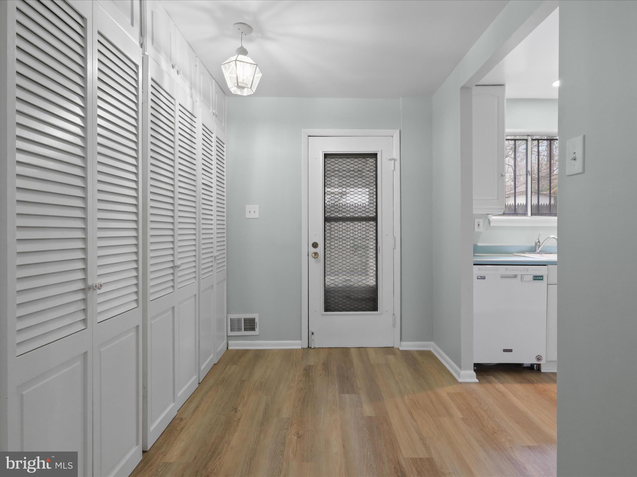 4800 Rim Rock Road Rockville, MD 20853 - Photo 12 of 45 Pantry