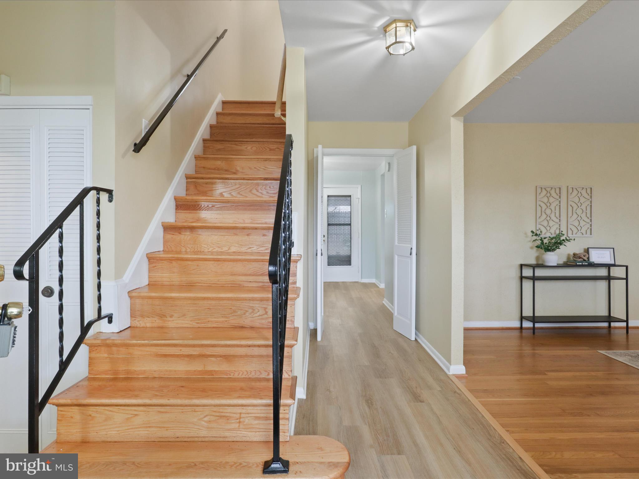 4800 Rim Rock Road Rockville, MD 20853 - Photo 2 of 45 Entry