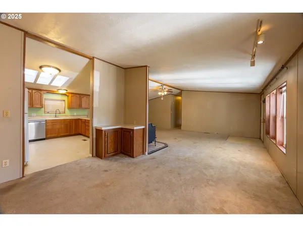 $290,000 | 130 Walter Court, Roseburg, OR 97471