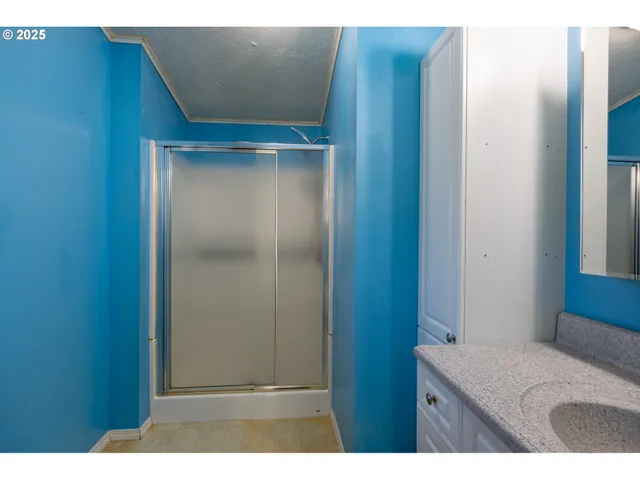 $300,000 | 130 Walter Court, Roseburg, OR 97471