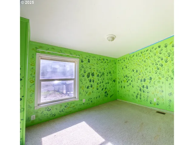 $300,000 | 130 Walter Court, Roseburg, OR 97471