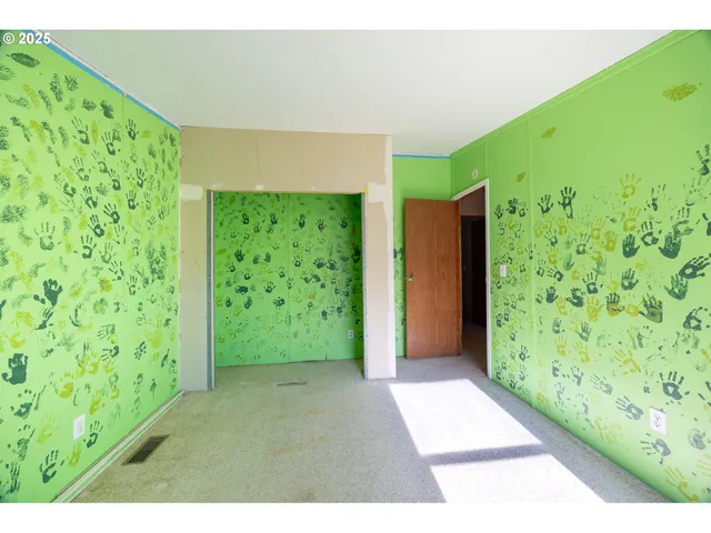 $300,000 | 130 Walter Court, Roseburg, OR 97471